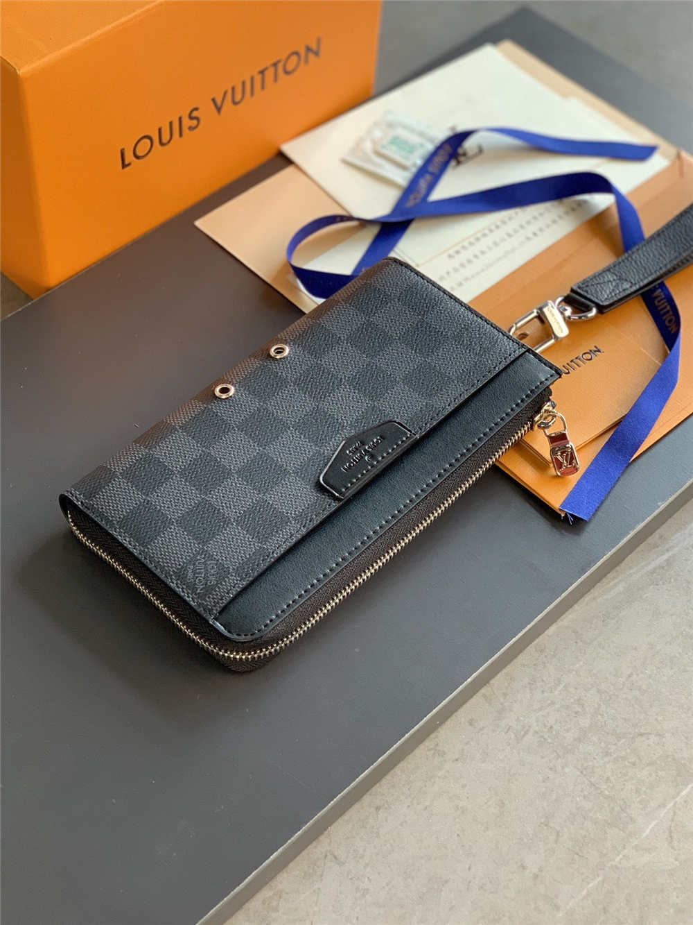 Louis Vuitton wallet M60379  Zippy Dragonne  2025 new 